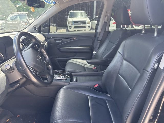 Used 2021 Honda Pilot Touring image 6