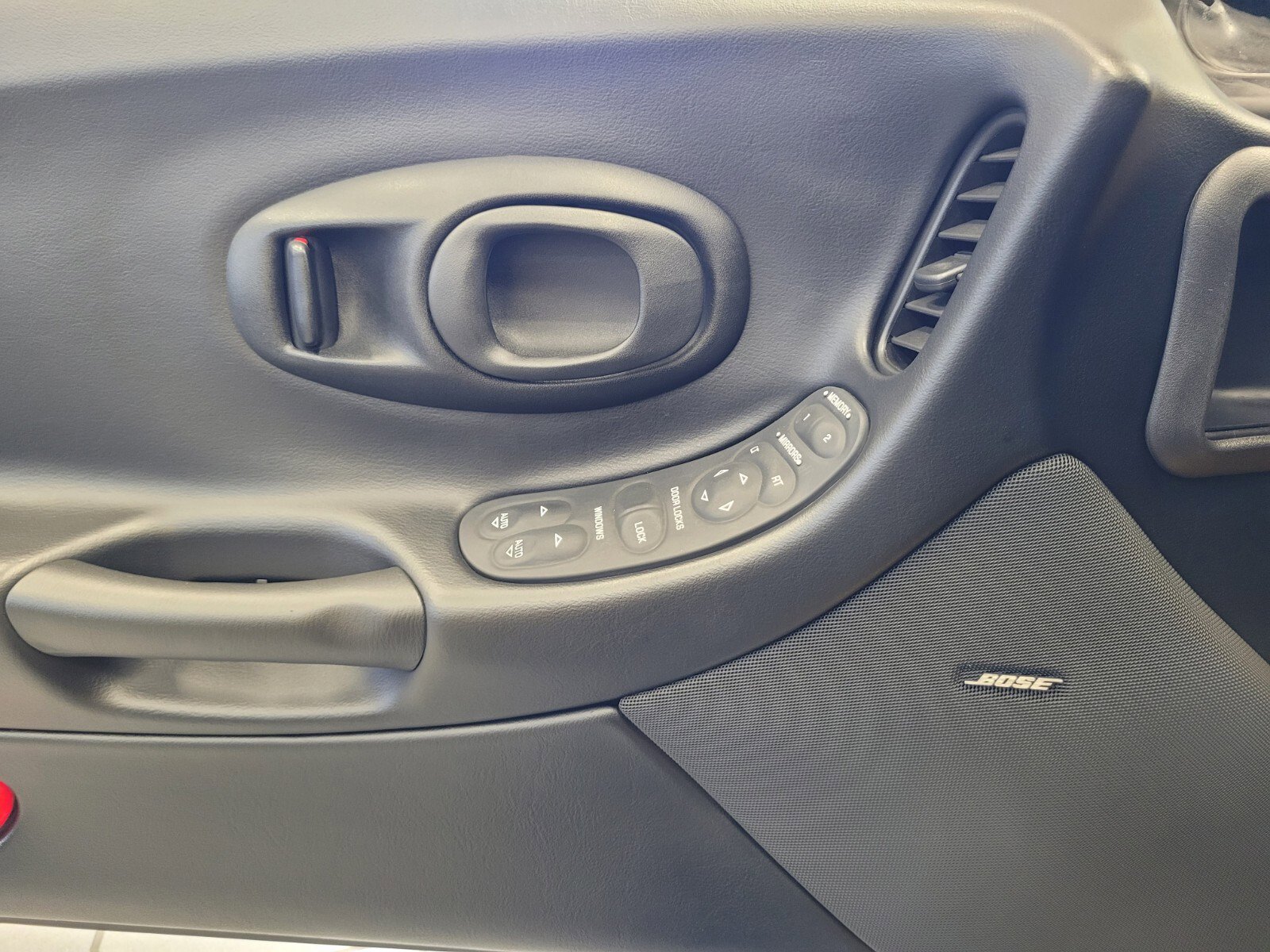 Used 2001 Chevrolet Corvette Z06 w/ Memory Pkg image 18