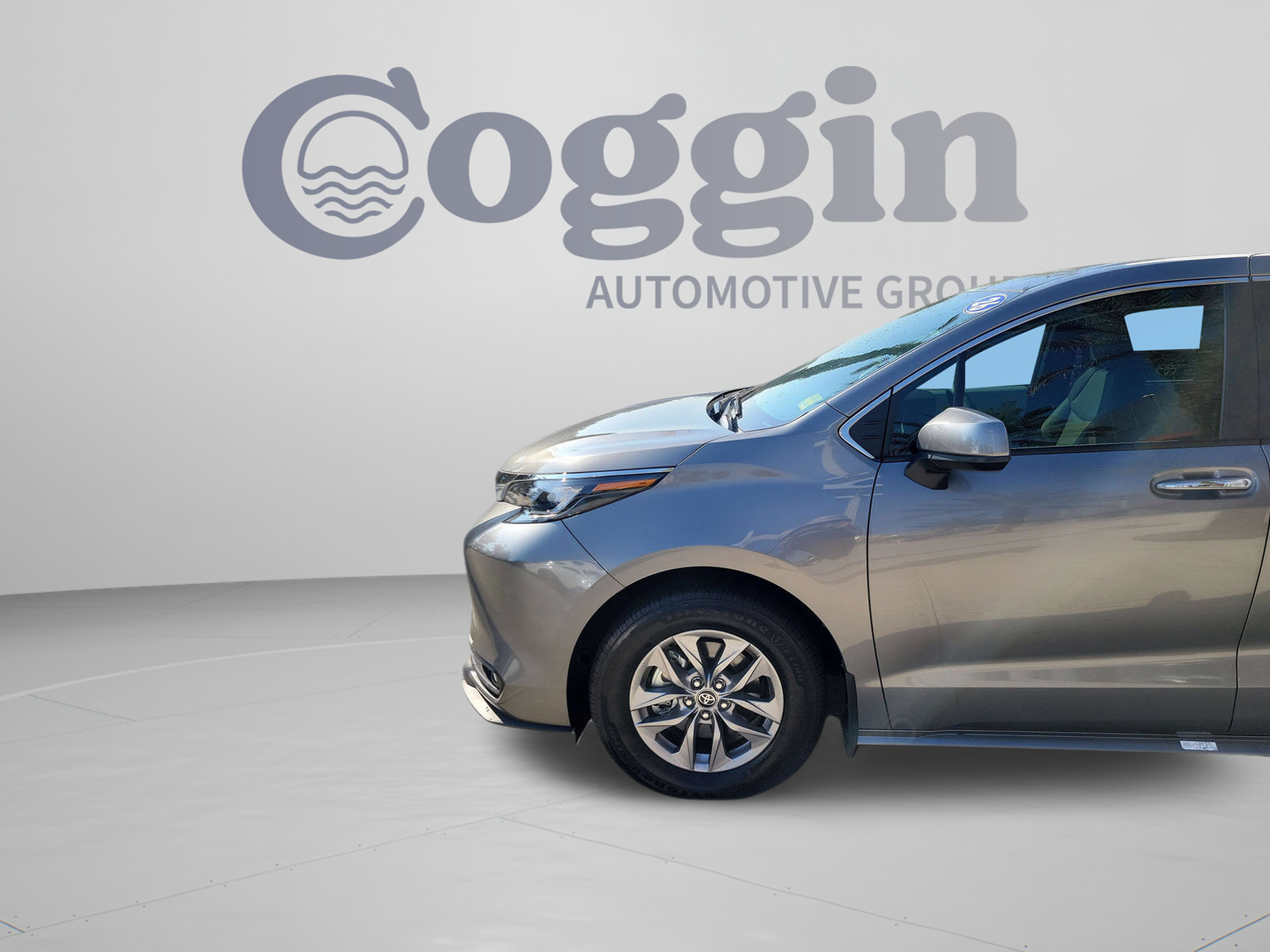 Certified 2026 Toyota Sienna XLE FWD image 35
