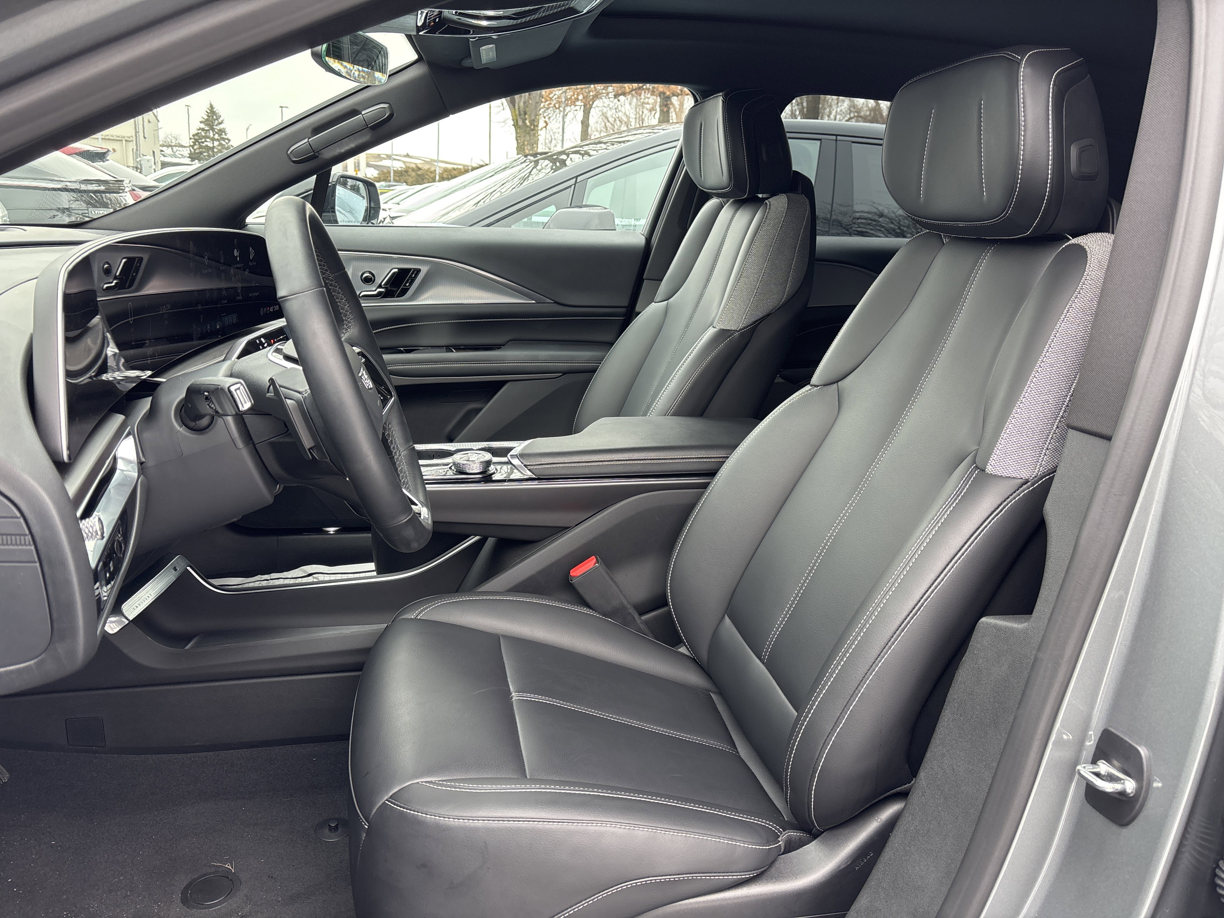 Used 2024 Cadillac Lyriq Tech image 25