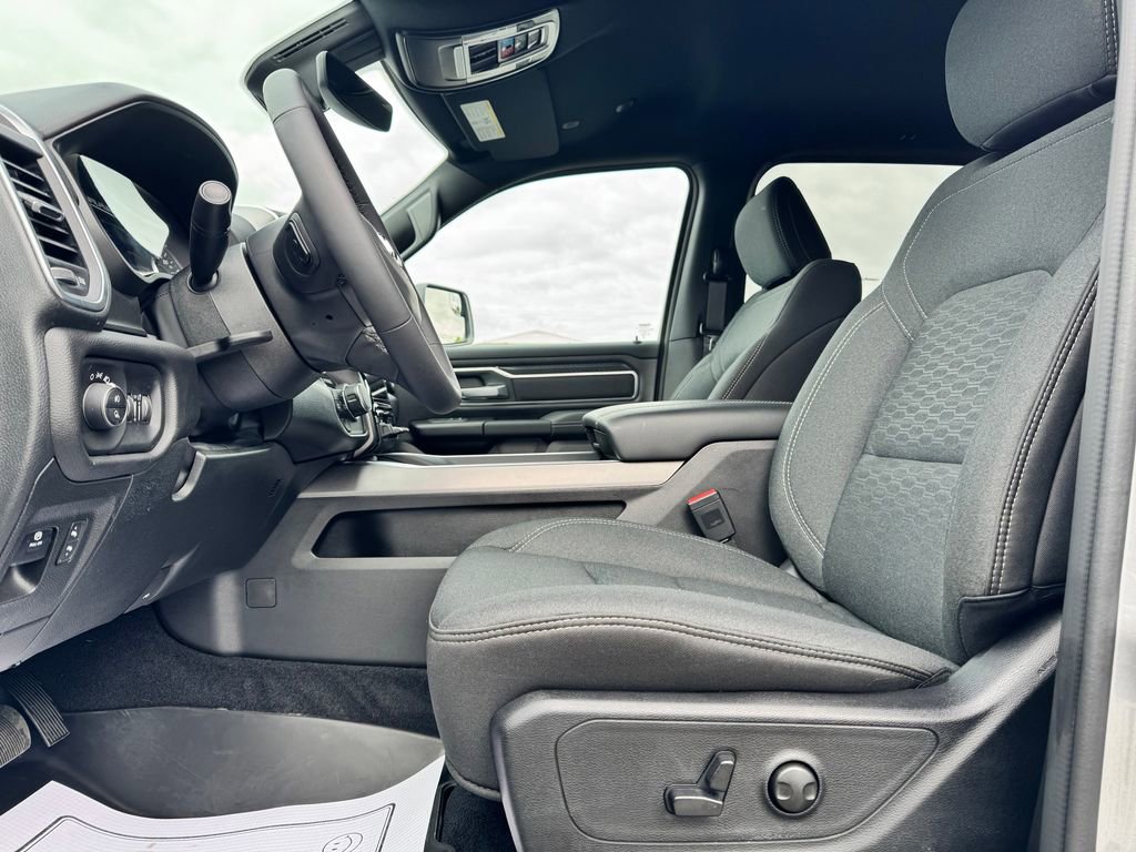 New 2026 RAM 1500 Big Horn AWD/4WD image 14