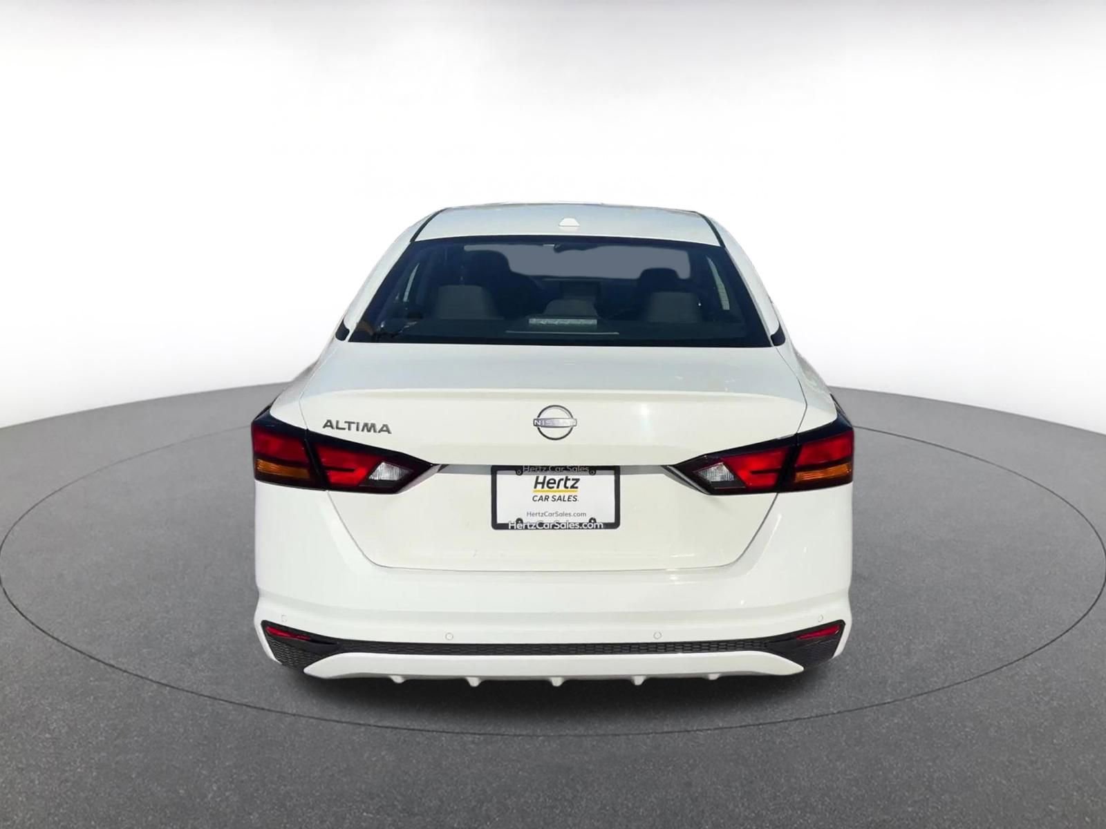 Used 2025 Nissan Altima 2.5 SV FWD image 12