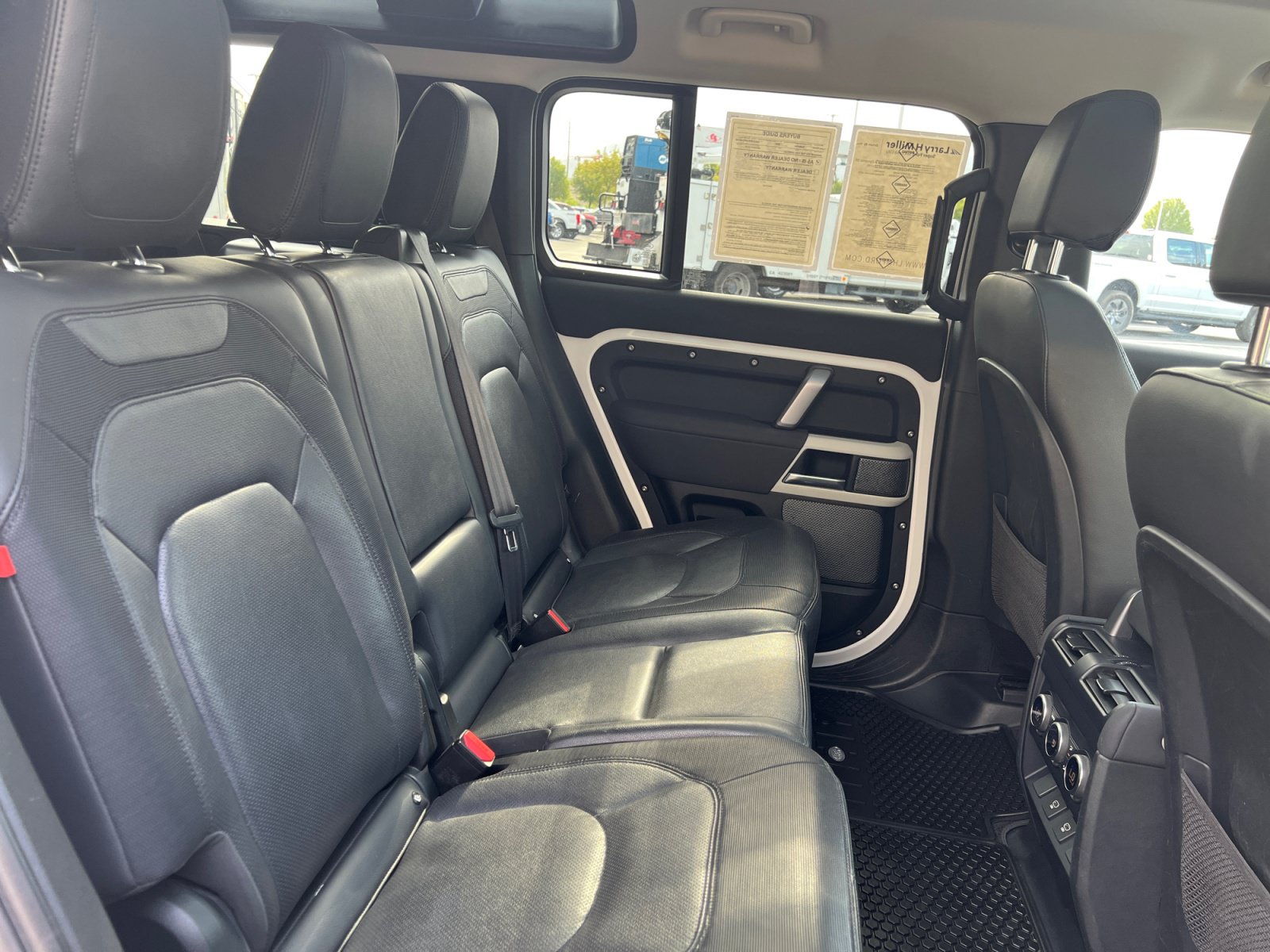 Used 2023 Land Rover Defender 110 X-Dynamic SE AWD/4WD image 29