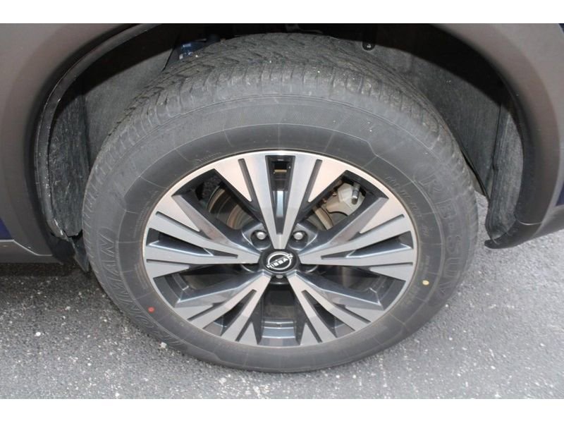 Used 2023 Nissan Rogue SV image 8