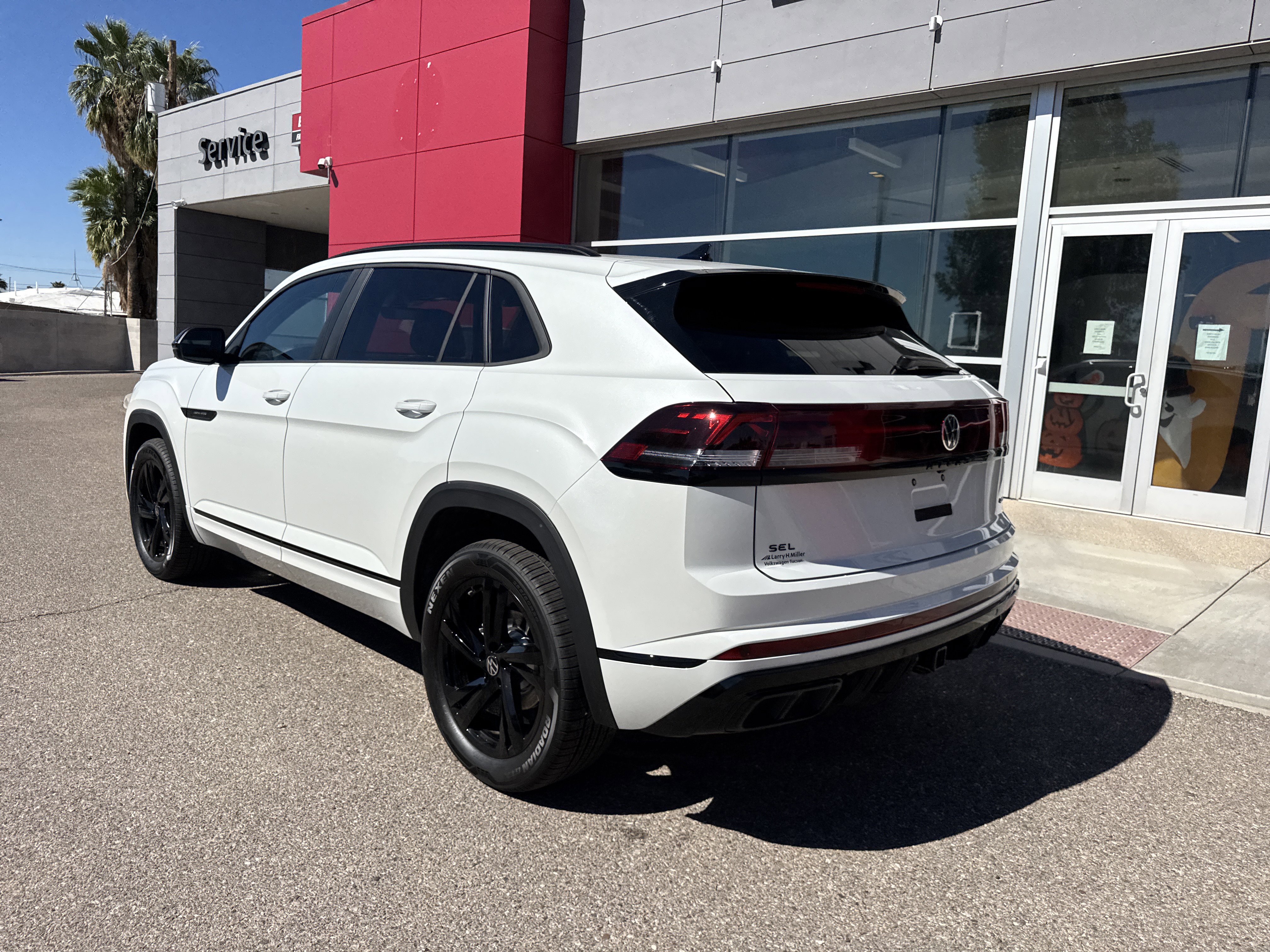 New 2026 Volkswagen Atlas Cross Sport SEL R-Line image 4