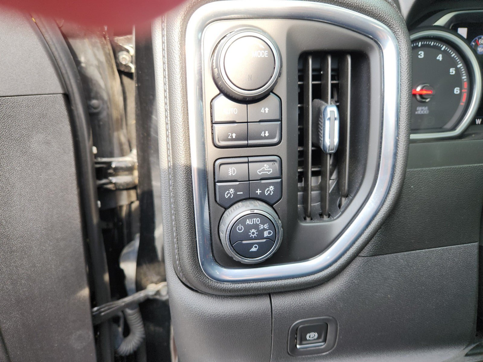 Used 2021 Chevrolet Silverado 1500 High Country AWD/4WD image 36