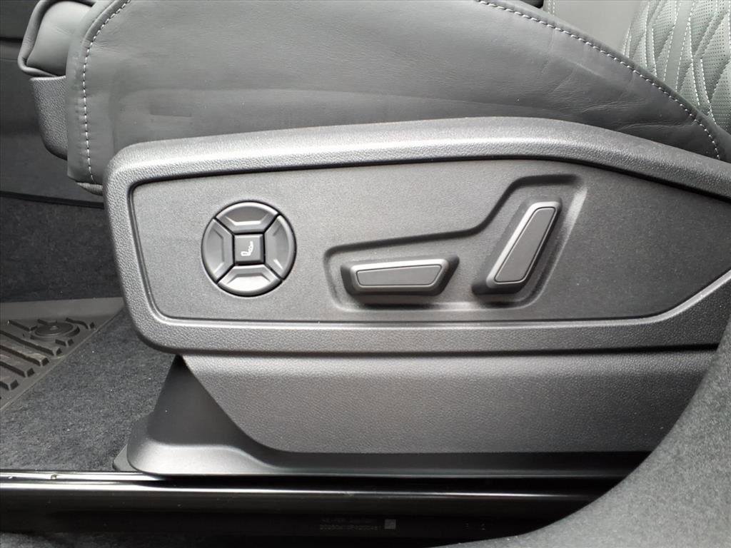 New 2025 Audi SQ5 Premium Plus AWD/4WD image 12