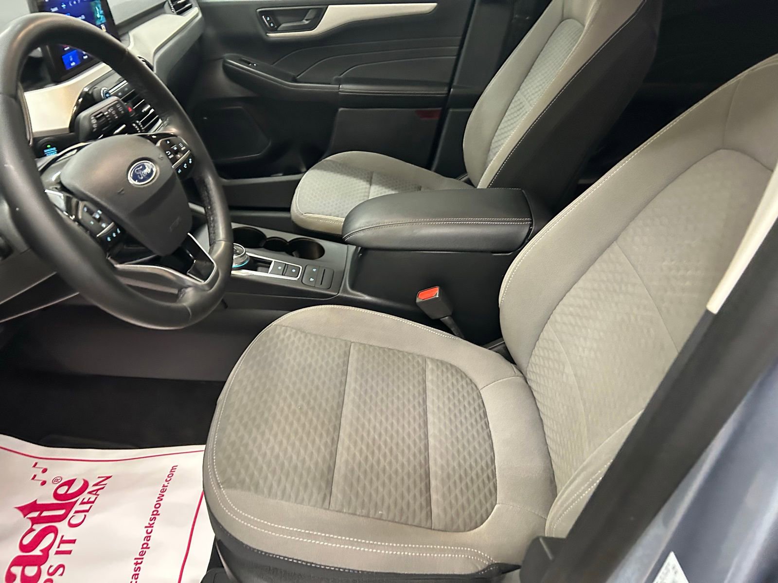 Used 2022 Ford Escape SE w/ SE Sport Appearance Package image 12