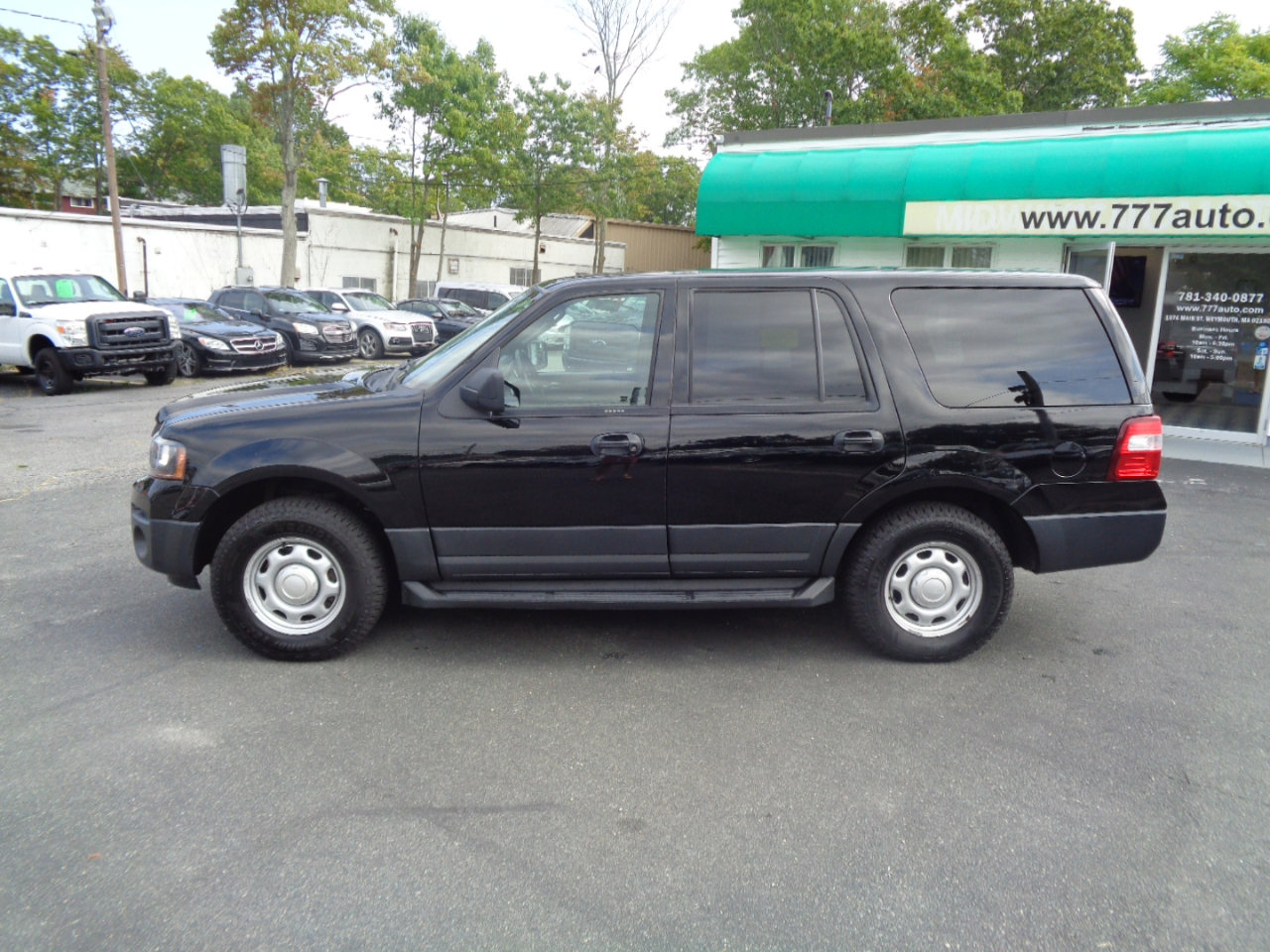 Used 2016 Ford Expedition XL image 2