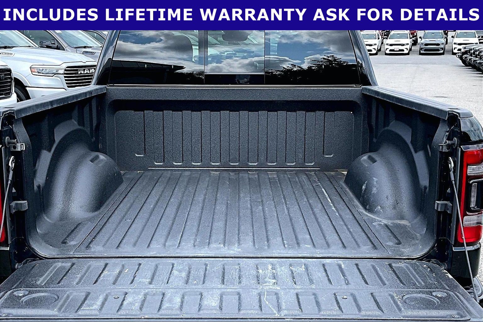 Used 2024 RAM 1500 Laramie AWD/4WD image 29