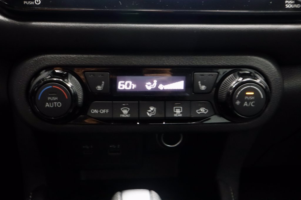 Certified 2023 Nissan Kicks SR w/ SR Premium Package FWD image 29