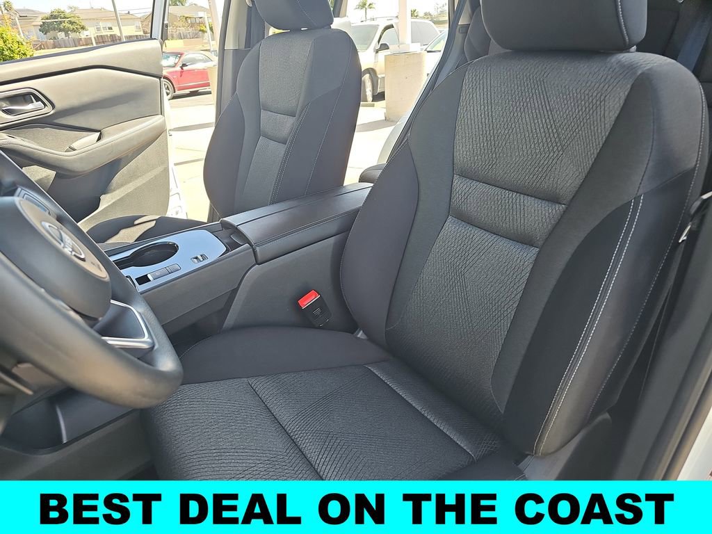 Used 2024 Nissan Rogue SV image 15