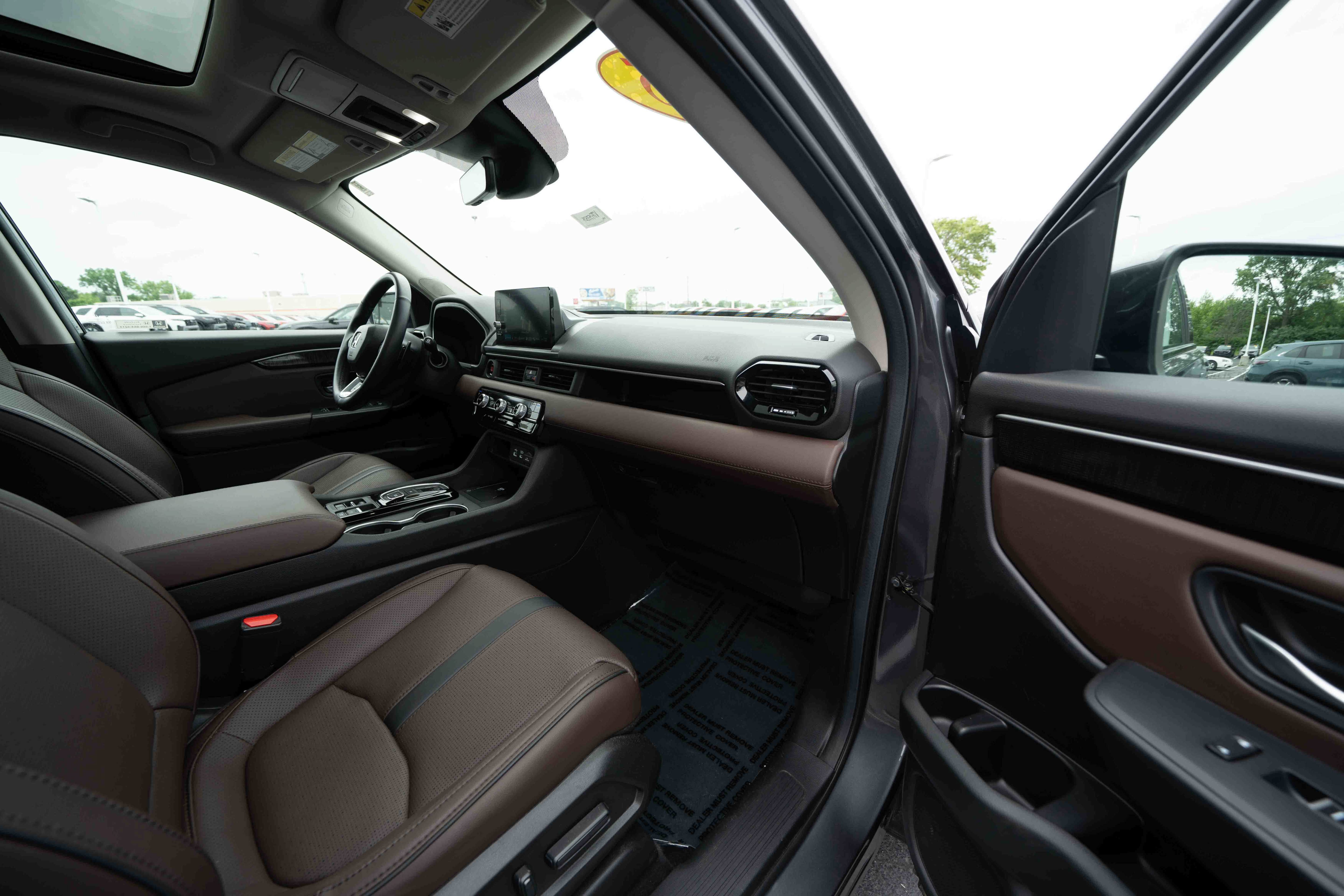 Used 2025 Honda Pilot Elite image 26