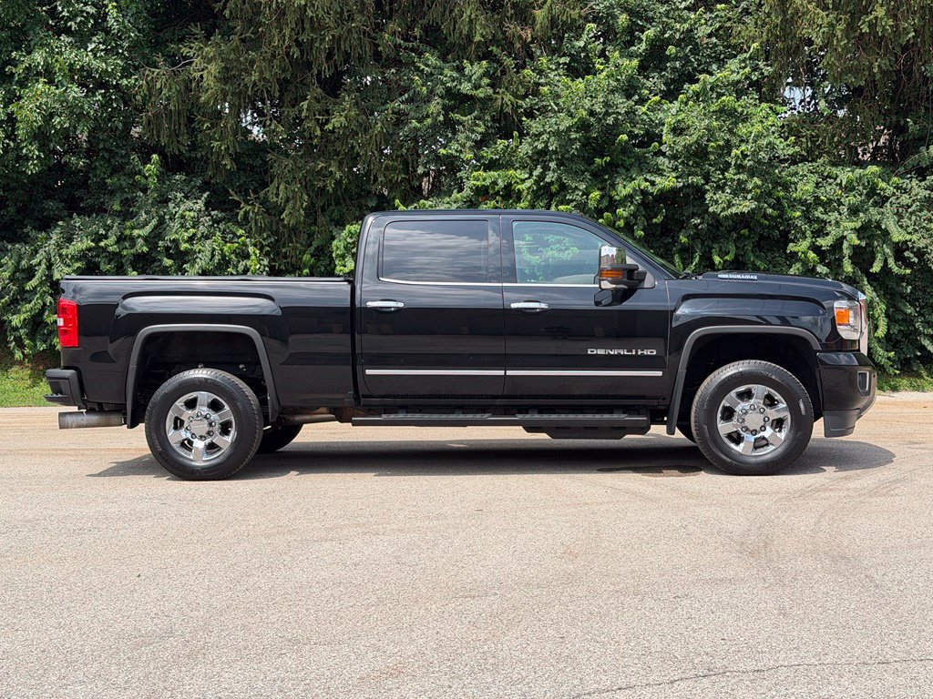 Used 2018 GMC Sierra 3500 Denali w/ Duramax Plus Package AWD/4WD image 5