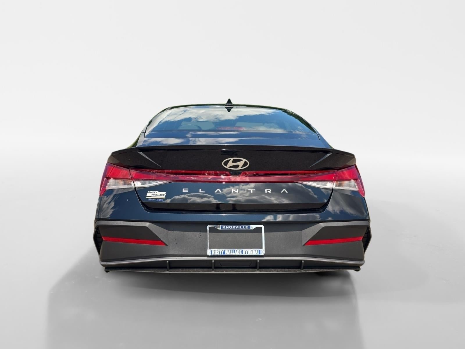 New 2026 Hyundai Elantra SEL Sport FWD image 4