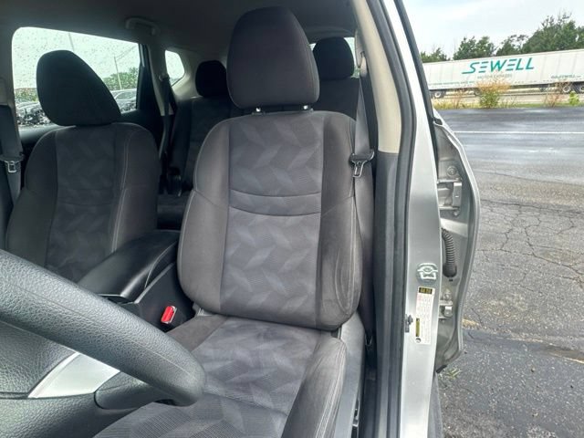 Used 2015 Nissan Rogue SV AWD/4WD image 10