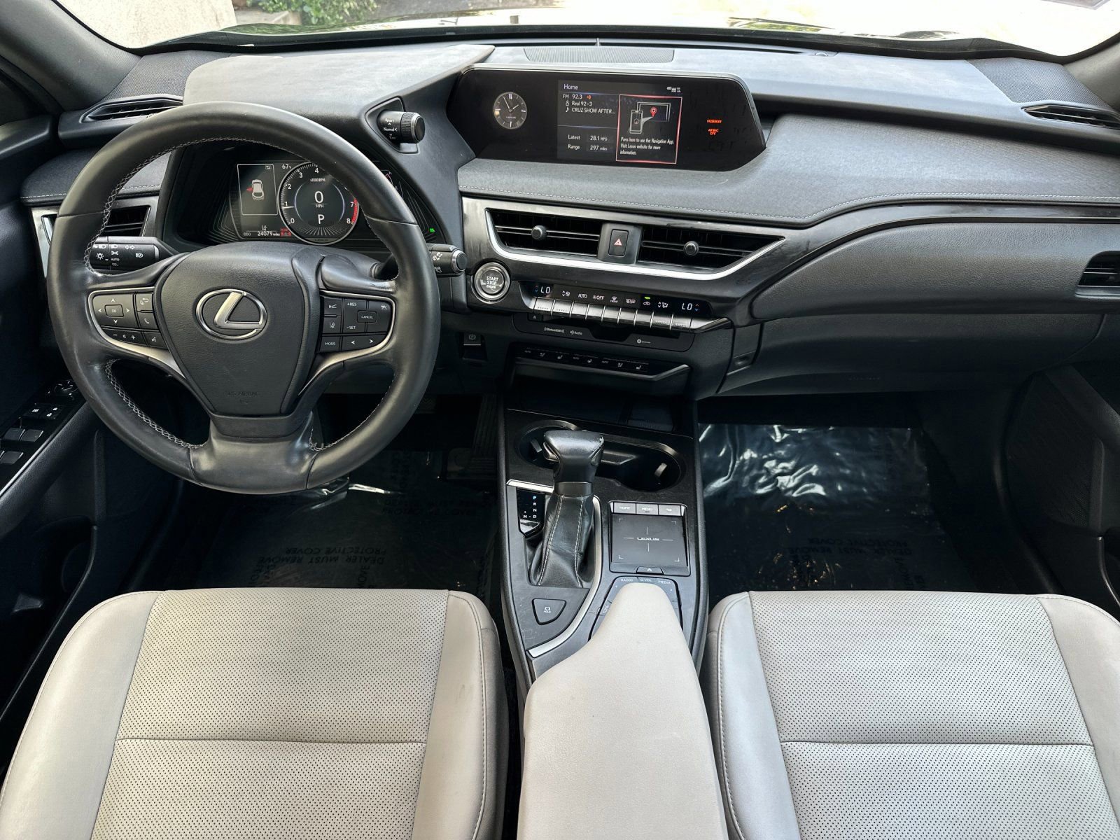Used 2019 Lexus UX 200 w/ Premium Package image 15