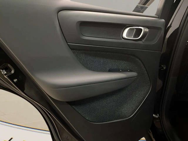 Used 2025 Volvo XC40 B5 Core image 83
