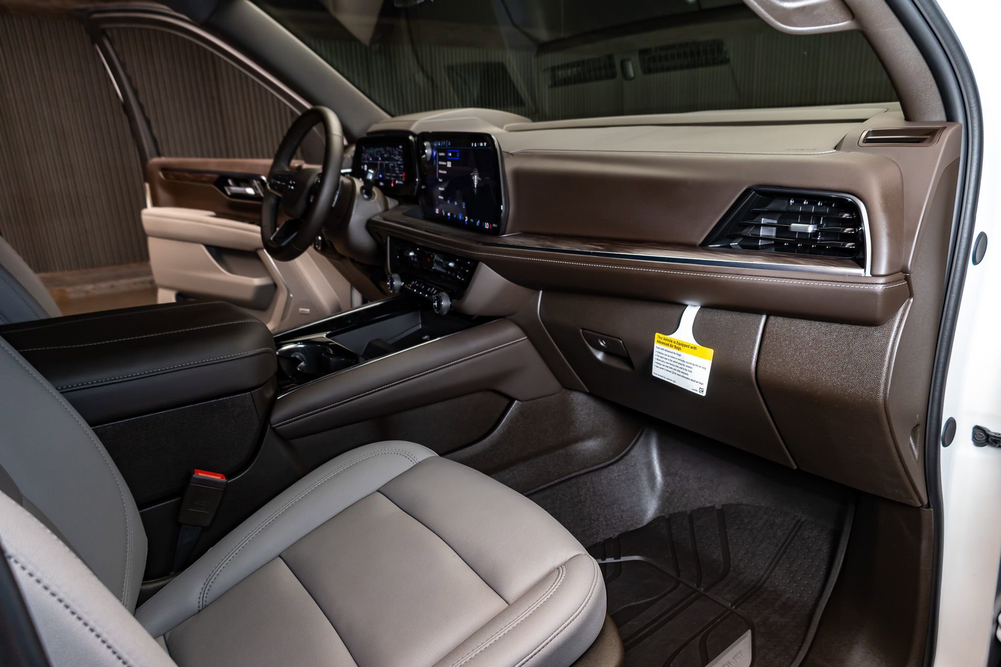 Used 2025 Chevrolet Tahoe Z71 w/ Z71 Off-Road Package image 21