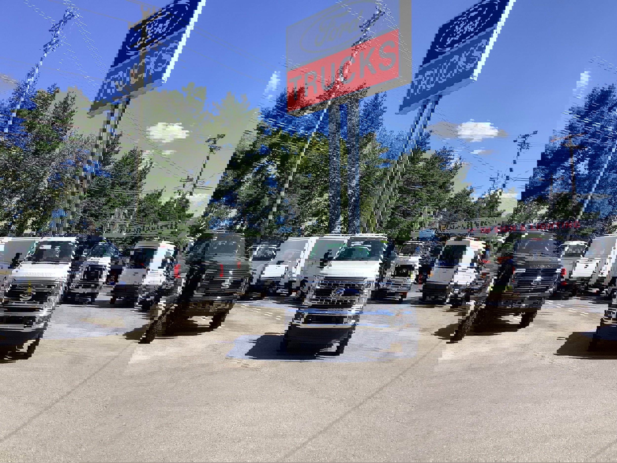 New 2025 Ford F550 4x4 Regular Cab Super Duty image 2