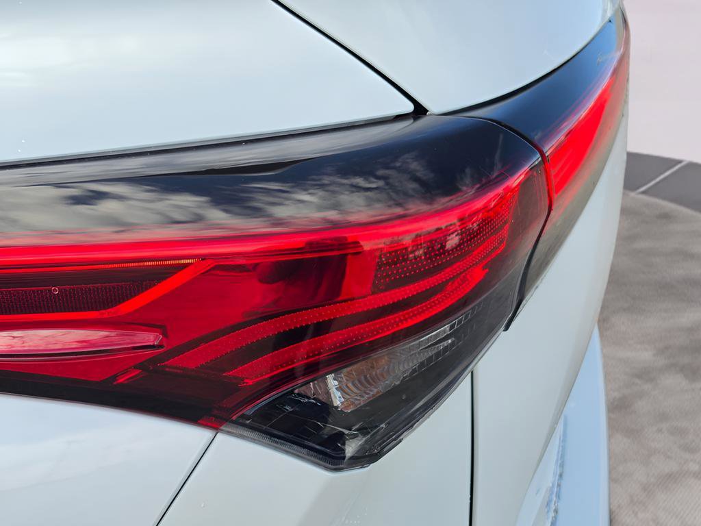 Used 2021 Toyota Highlander LE AWD/4WD image 37