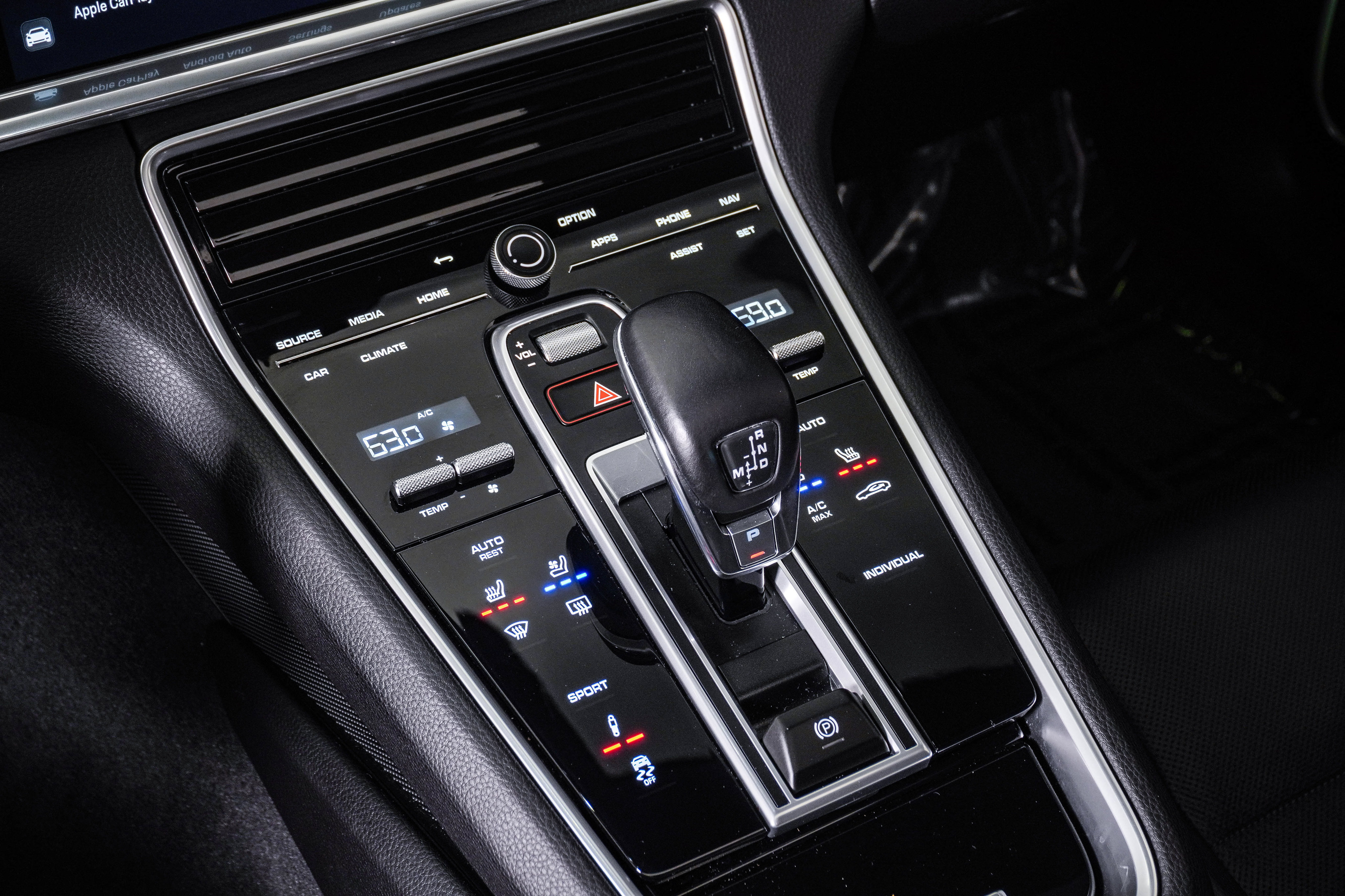 Certified 2023 Porsche Panamera image 25