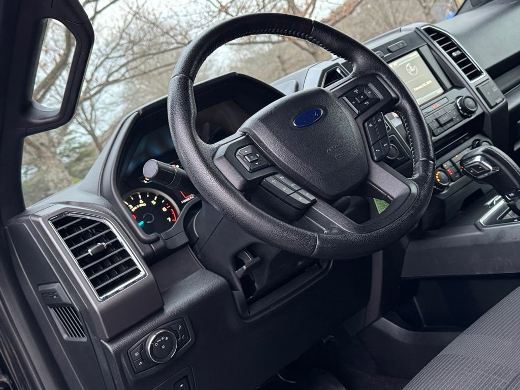 Used 2015 Ford F150 XLT w/ Equipment Group 302A Luxury AWD/4WD image 4