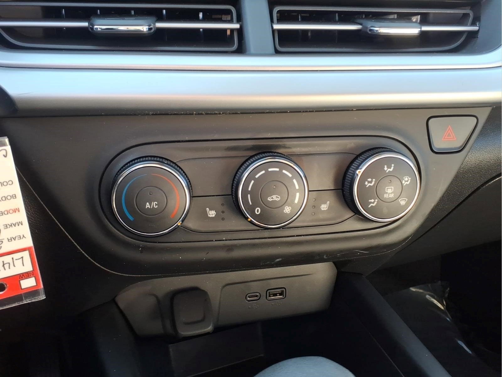 Used 2024 Chevrolet Trax LS w/ LS Convenience Package FWD image 17