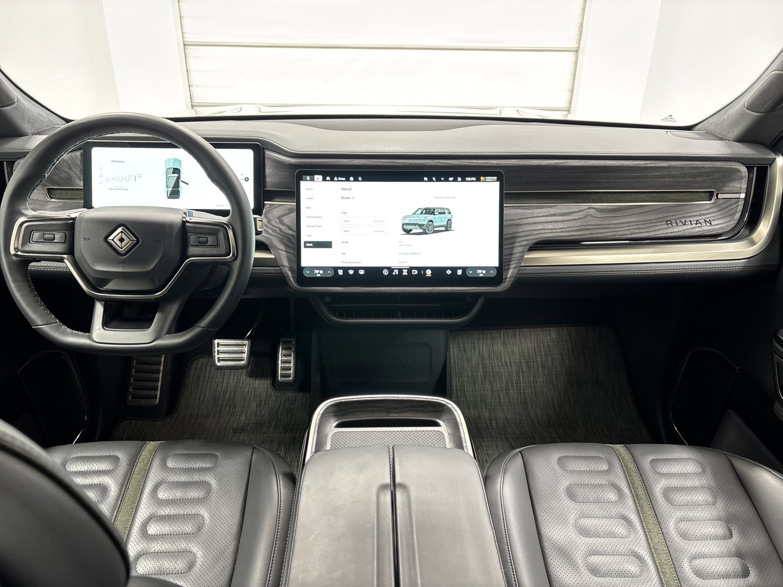 Used 2022 Rivian R1S Launch Edition image 27