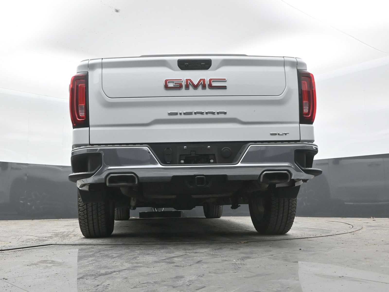 Used 2023 GMC Sierra 1500 SLT w/ SLT Premium Package AWD/4WD image 32