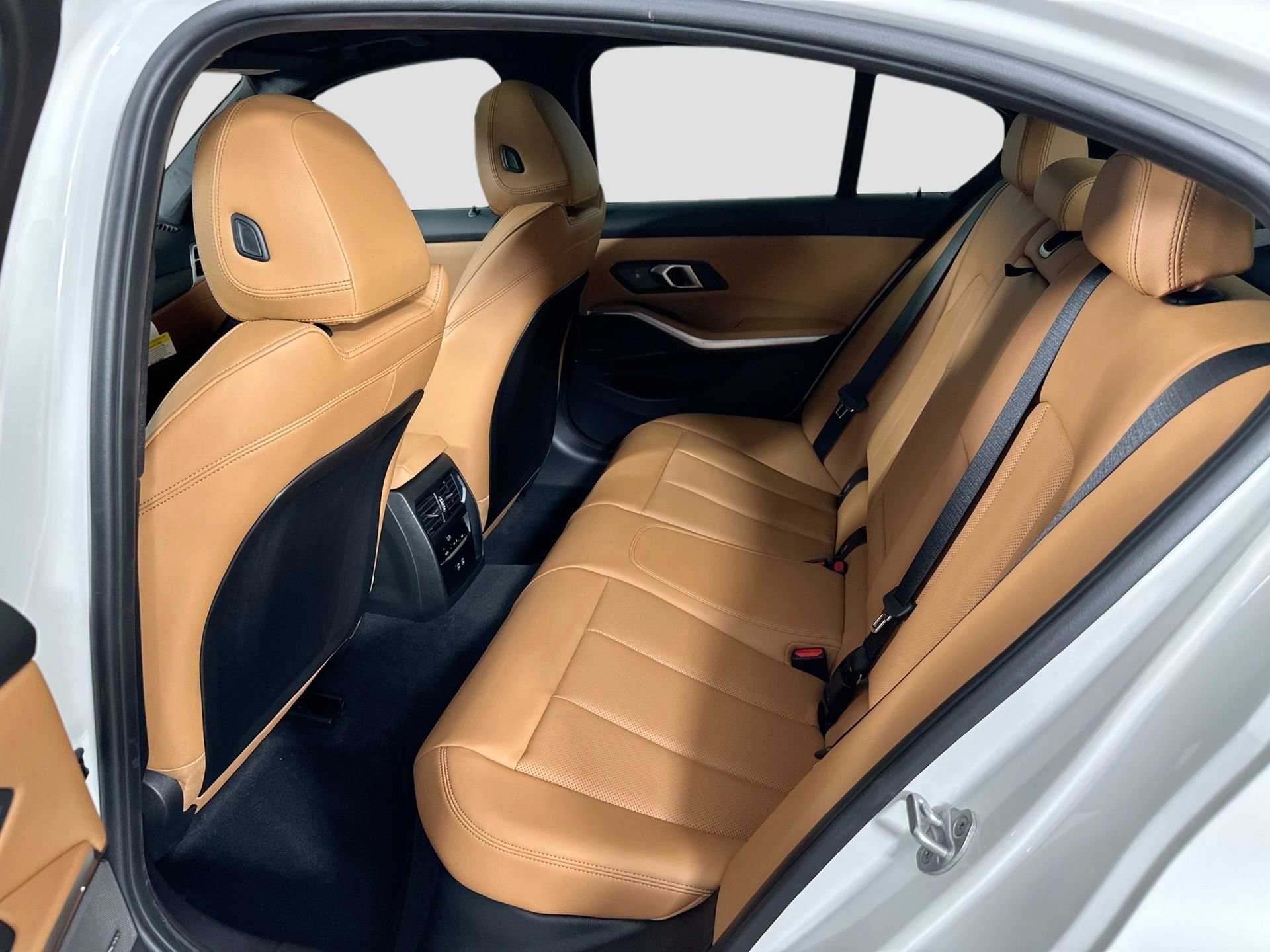 New 2025 BMW 330i Sedan w/ Premium Package image 23