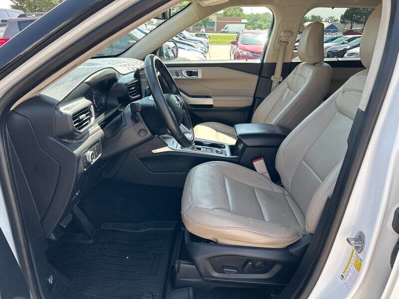 Used 2021 Ford Explorer Limited w/ Equipment Group 301A image 10