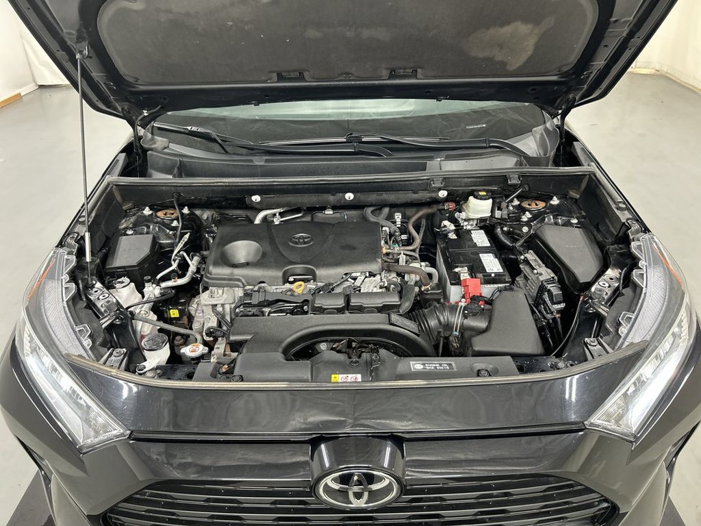 Used 2021 Toyota RAV4 XLE Premium AWD/4WD image 24