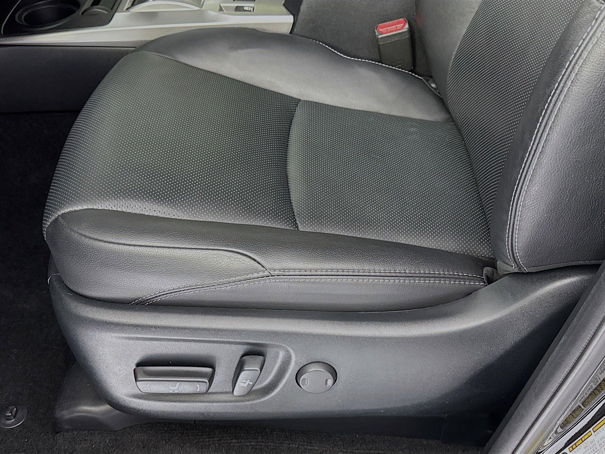 Used 2023 Toyota 4Runner Limited AWD/4WD image 19