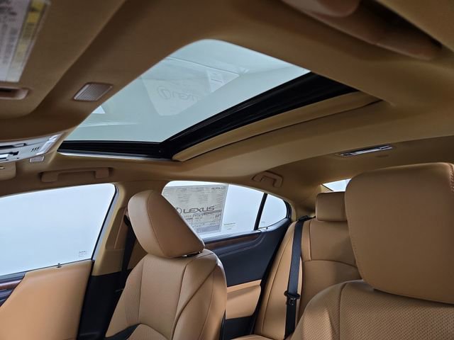 New 2025 Lexus ES 300h F Sport image 31