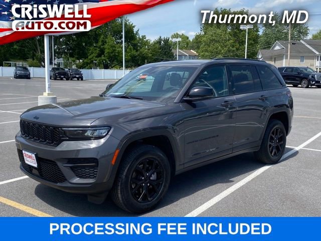 Used 2025 Jeep Grand Cherokee Altitude AWD/4WD image 1