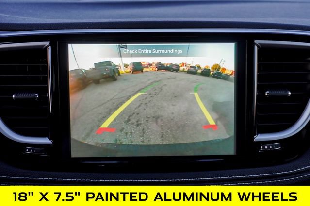 New 2026 Chrysler Pacifica Select image 17