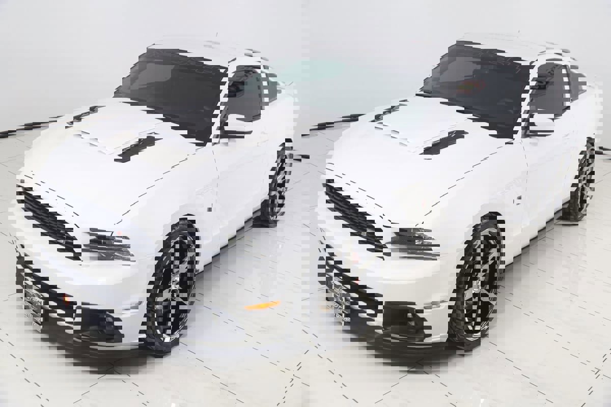 Used 2014 Ford Mustang GT w/ Equipment Group 301A image 25