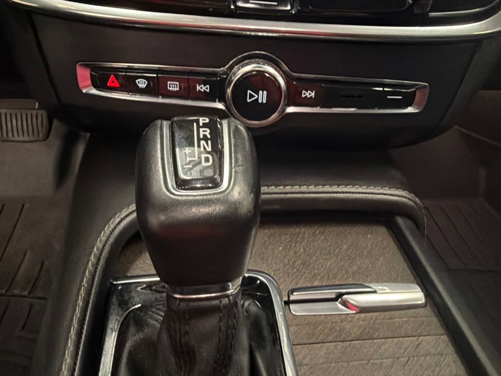 Used 2018 Volvo V90 T6 Cross Country w/ Convenience Package AWD/4WD image 24