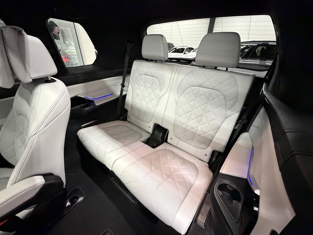 Used 2024 BMW X7 xDrive40i w/ Executive Package AWD/4WD image 18