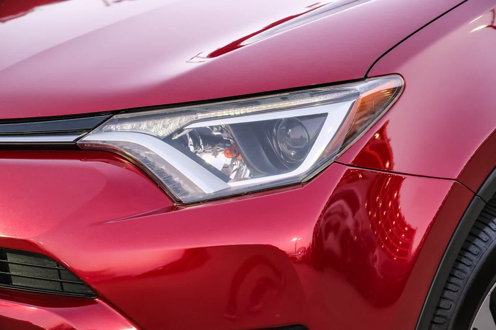 Certified 2018 Toyota RAV4 XLE FWD image 12