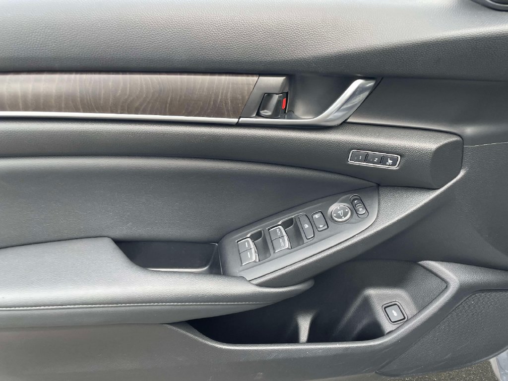 Used 2021 Honda Accord EX-L image 18