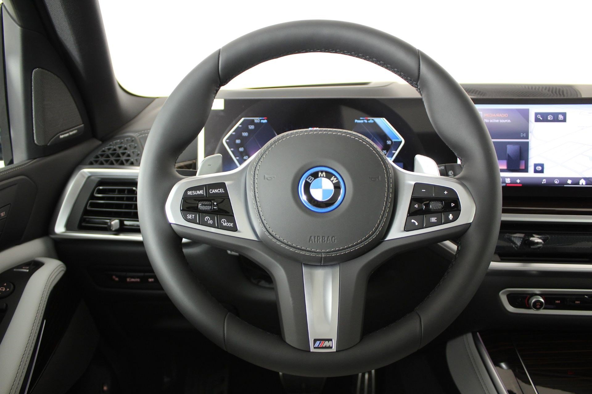 New 2026 BMW X5 xDrive50e w/ M Sport Package AWD/4WD image 15