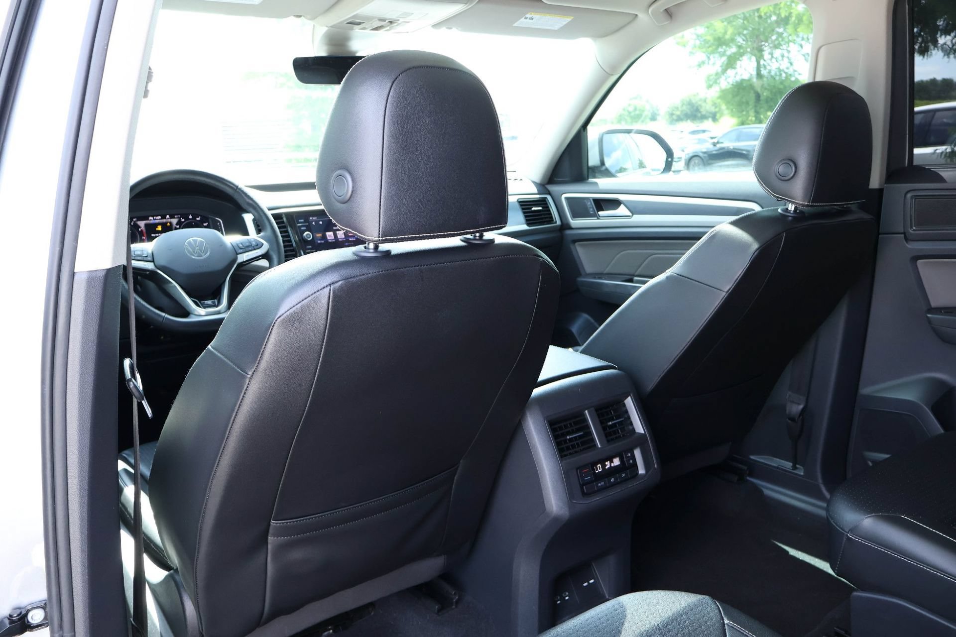 Used 2022 Volkswagen Atlas SEL R-Line AWD/4WD image 12
