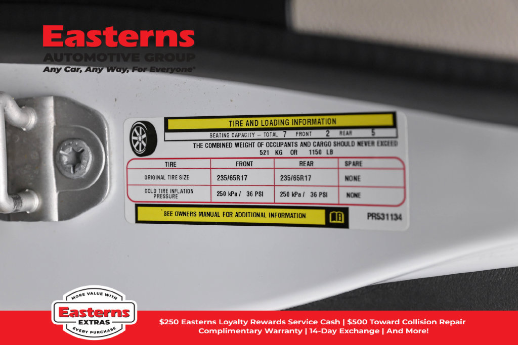 Used 2023 Chrysler Pacifica Touring-L FWD image 36