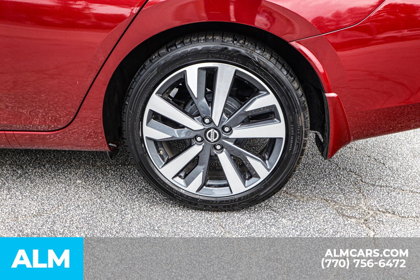 Used 2020 Nissan Versa SR w/ Convenience Package image 16