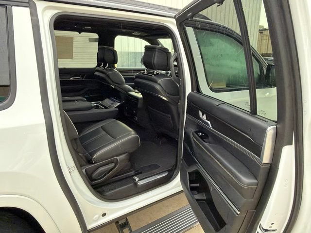 Used 2024 Jeep Grand Wagoneer L Series II w/ Quick Order Packagew 28T AWD/4WD image 41