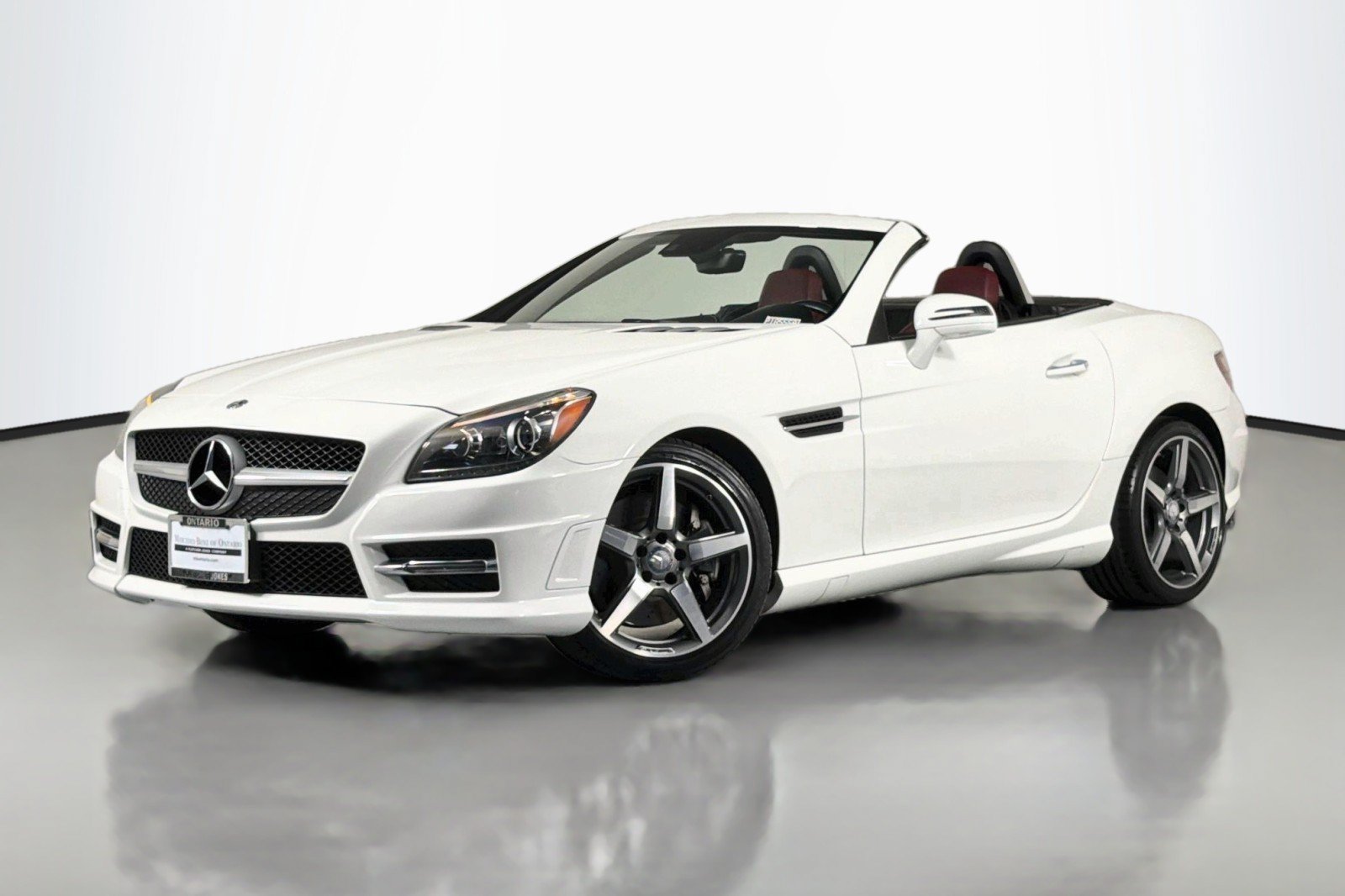 Used 2015 Mercedes-Benz SLK 250 image 3