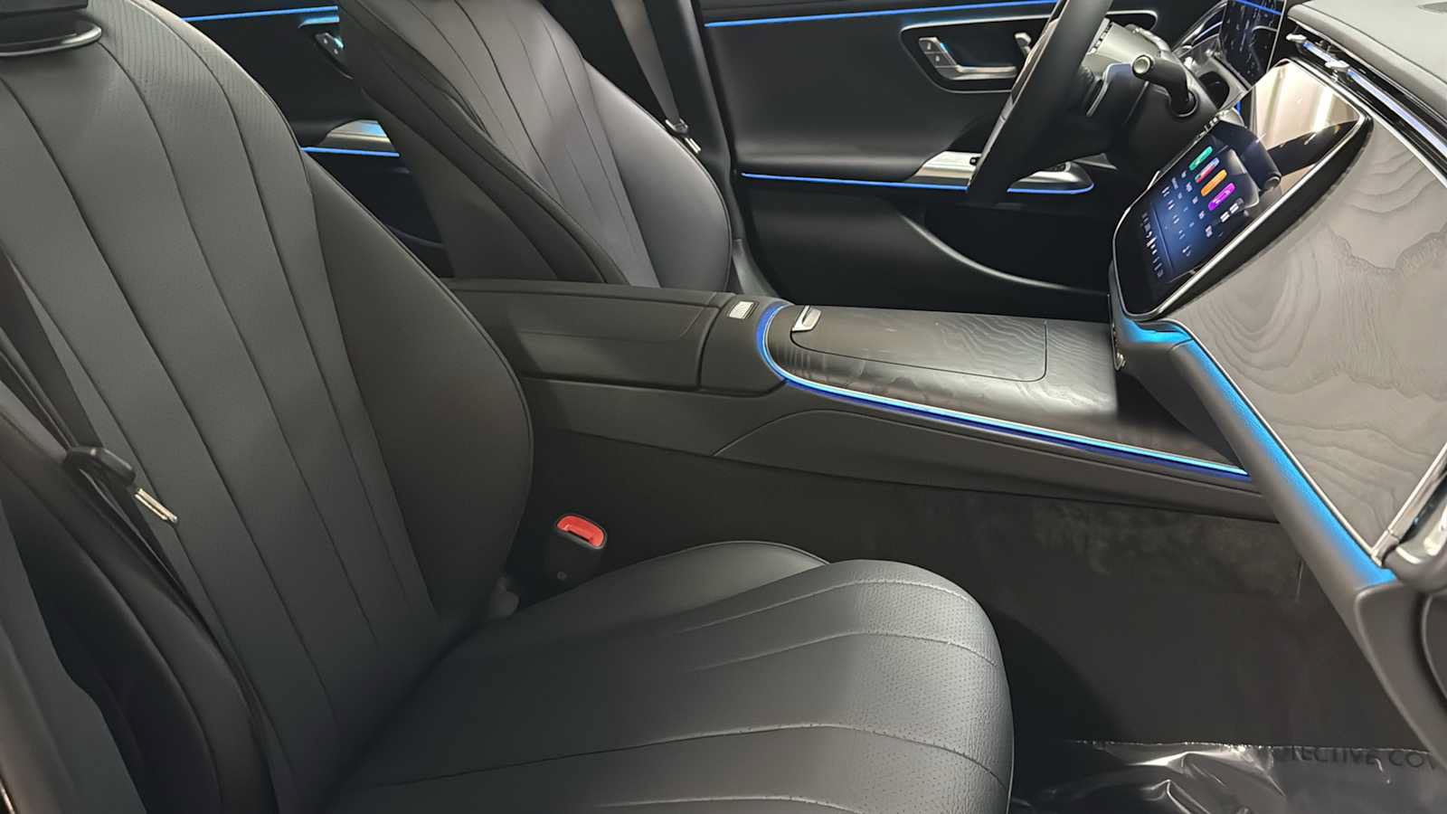 New 2027 Mercedes-Benz E 350 4MATIC Sedan image 35