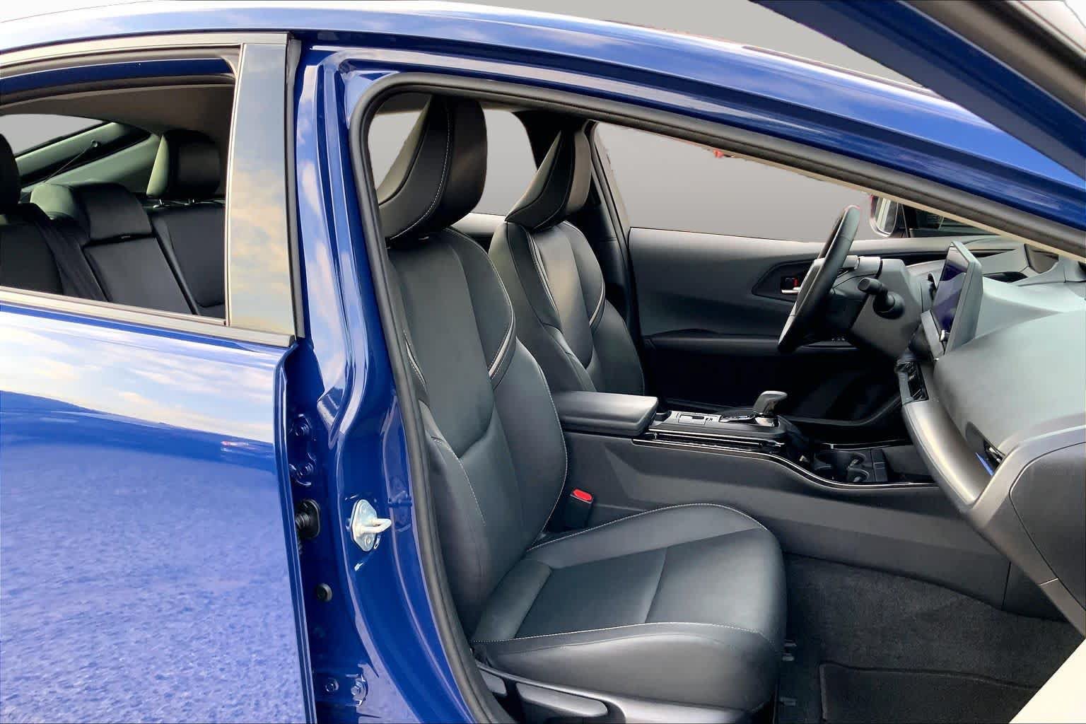 Used 2024 Toyota Prius XLE AWD/4WD image 9